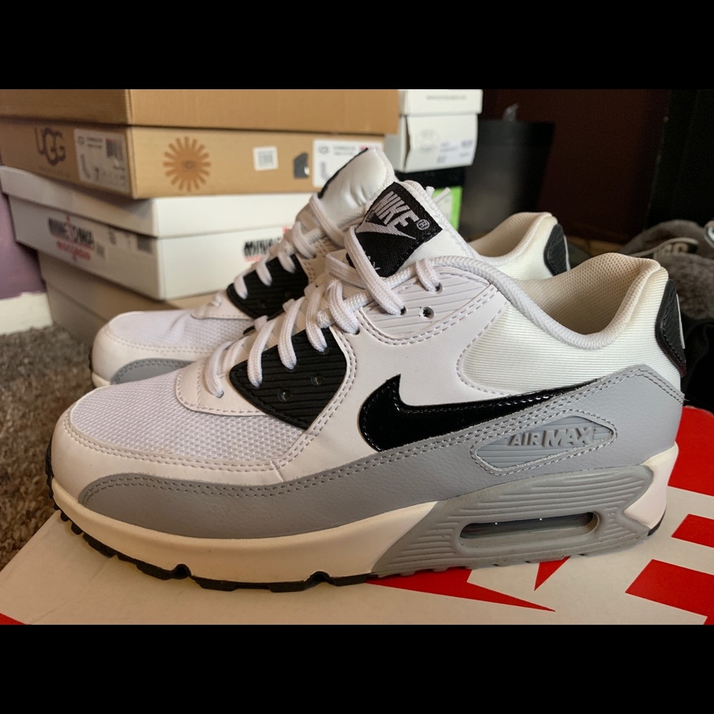 Nike gym shoes